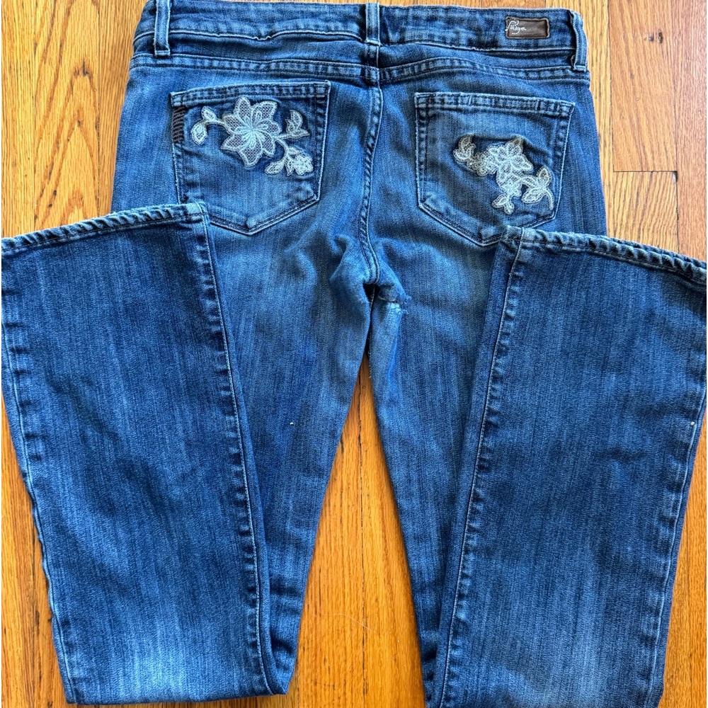 Paige Denim Jeans Medium Wash, bootcut with floral appliqué size 28